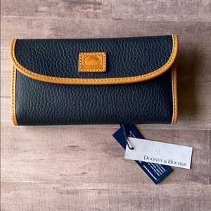 NWT Dooney & Bourke Trifold Wallet